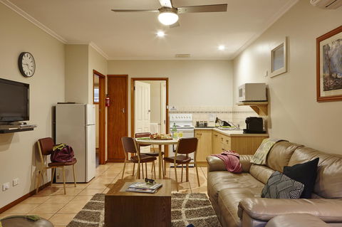 Goldfield Holiday Units - ACT Tourism 9