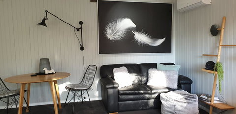 Tangenong Cottages - ACT Tourism 6