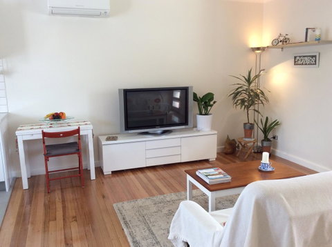 Avilla By The Bay - ACT Tourism 23
