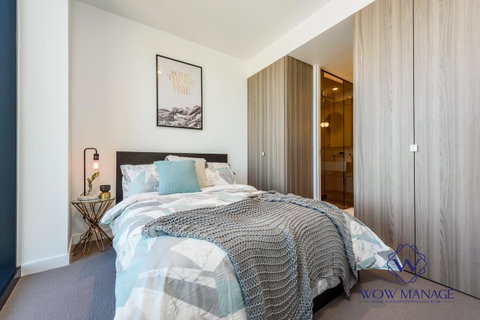 WOW Apartment On Lonsdale - ACT Tourism 14