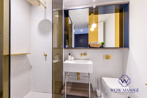 WOW Apartment On Lonsdale - ACT Tourism 11
