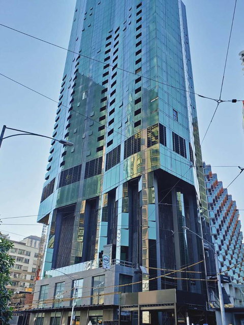 WOW Apartment On Lonsdale - ACT Tourism 21