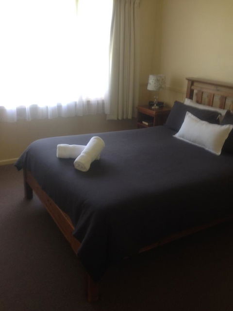 Viewhill Holiday Units - ACT Tourism 9