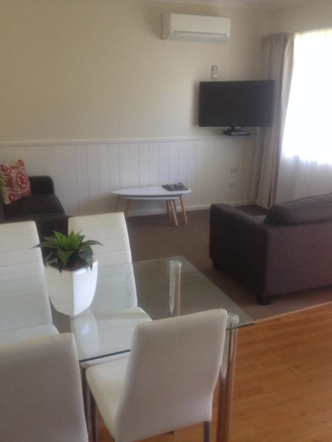 Viewhill Holiday Units - ACT Tourism 10