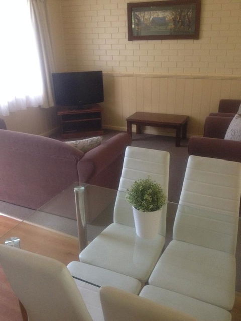 Viewhill Holiday Units - ACT Tourism 3