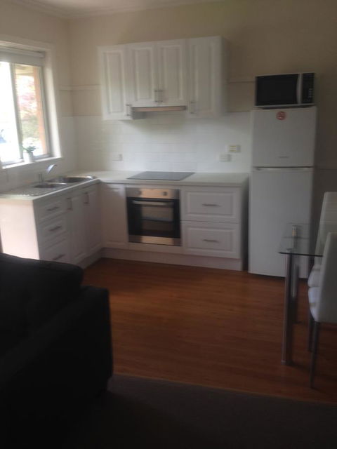 Viewhill Holiday Units - ACT Tourism 8
