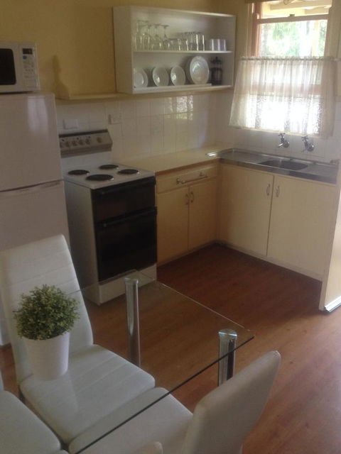 Viewhill Holiday Units - ACT Tourism 6