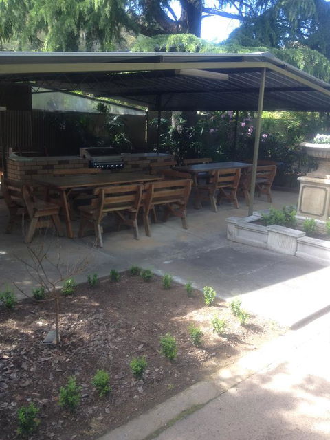 Viewhill Holiday Units - ACT Tourism 5