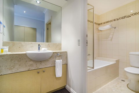 Clarion Suites Gateway - ACT Tourism 12