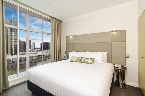 Clarion Suites Gateway - ACT Tourism 6