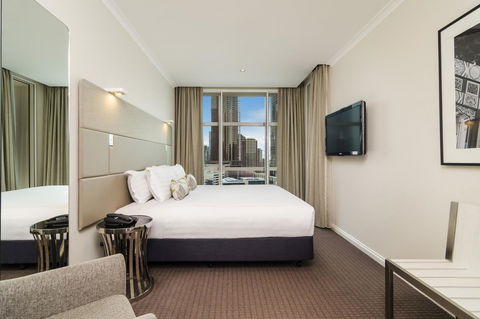 Clarion Suites Gateway - ACT Tourism 10