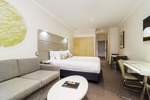 Clarion Suites Gateway - ACT Tourism 13