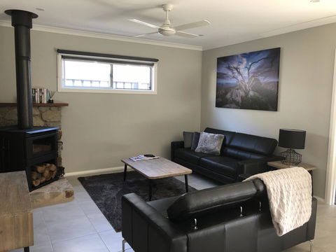 Luxury Abalina Cottages - ACT Tourism 27