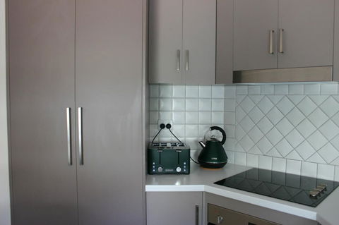 Luxury Abalina Cottages - ACT Tourism 39