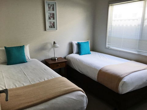 Luxury Abalina Cottages - ACT Tourism 29