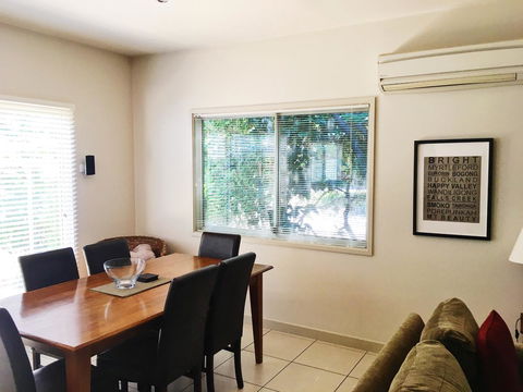 Luxury Abalina Cottages - ACT Tourism 37