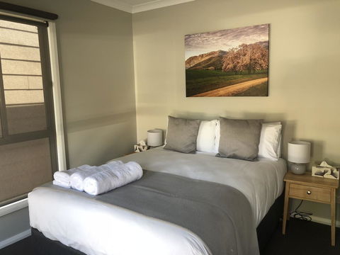 Luxury Abalina Cottages - ACT Tourism 25
