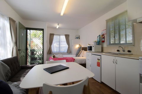 Kanasta Caravan Park - ACT Tourism 23