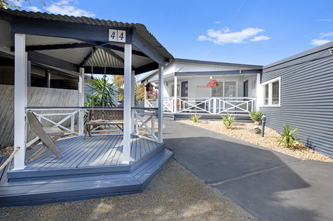 Peninsula Retreat - ACT Tourism 19
