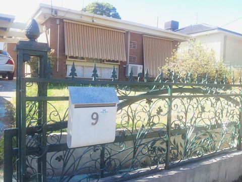 Doncaster Westfield Home Stay - ACT Tourism 1