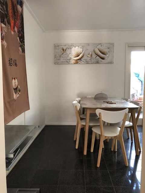Doncaster Westfield Home Stay - ACT Tourism 12
