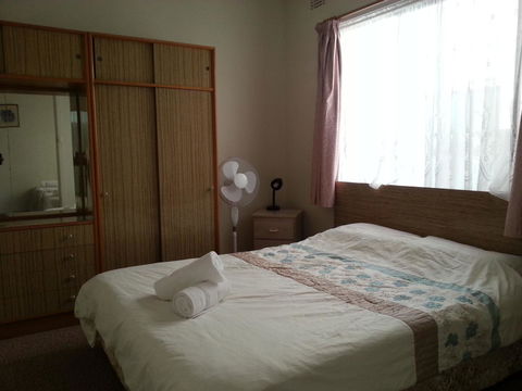 Beachcomber Holiday Units - ACT Tourism 31