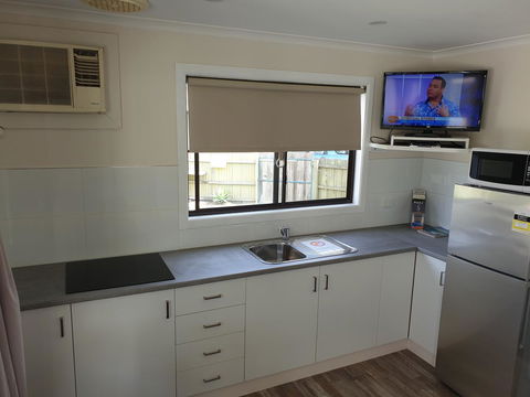 Beachcomber Holiday Units - ACT Tourism 4