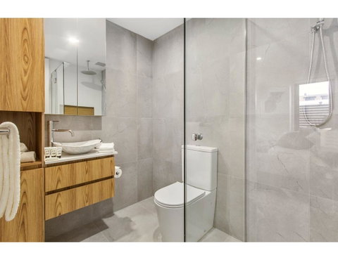Boutique Apartment In Quiet, Sought-after Suburb - ACT Tourism 5