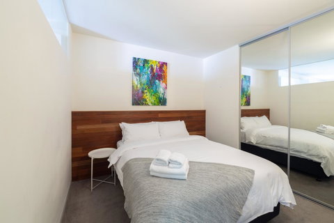 Canvas Suites On Russell Place - ACT Tourism 1