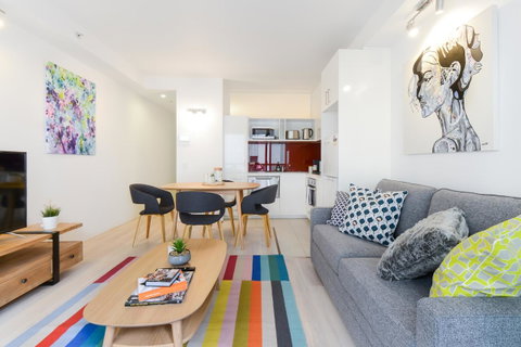 Canvas Suites On Russell Place - ACT Tourism 11