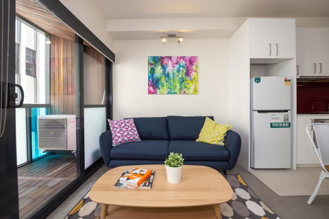 Canvas Suites On Russell Place - ACT Tourism 5