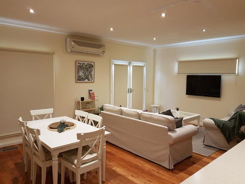 Healesville House - Fig Tree House - ACT Tourism 8