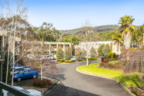 Nightcap At York On Lilydale - ACT Tourism 18