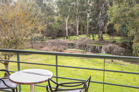 Nightcap At York On Lilydale - ACT Tourism 10