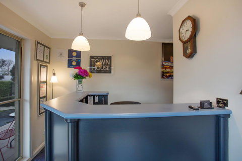 Hamilton Townhouse Motel - ACT Tourism 12