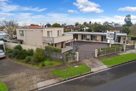 Hamilton Townhouse Motel - ACT Tourism 7