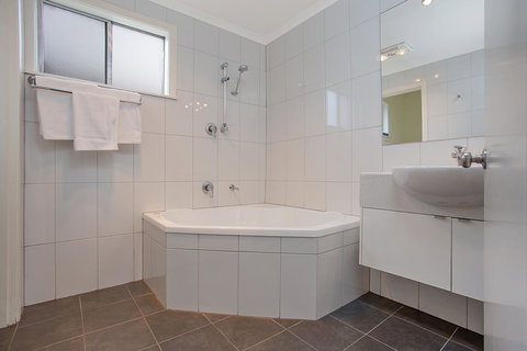 Hamilton Townhouse Motel - ACT Tourism 18