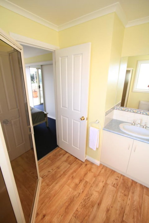 Hamilton Townhouse Motel - ACT Tourism 2