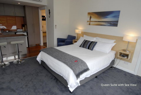Seascape Accommodation - ACT Tourism 7
