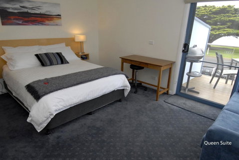Seascape Accommodation - ACT Tourism 8
