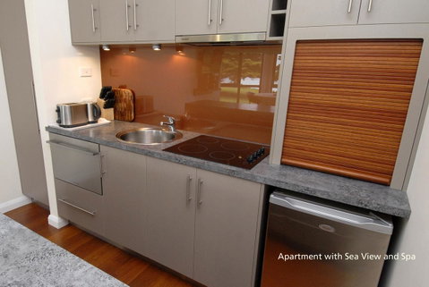 Seascape Accommodation - ACT Tourism 3