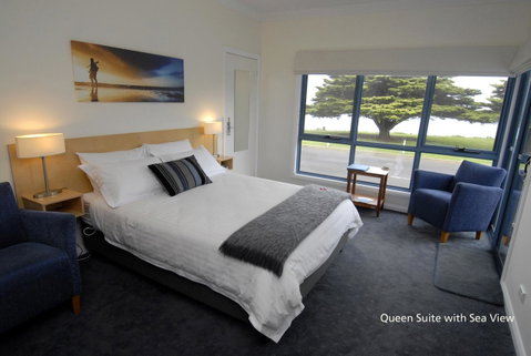Seascape Accommodation - ACT Tourism 4