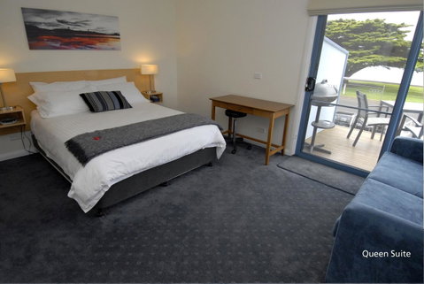 Seascape Accommodation - ACT Tourism 10