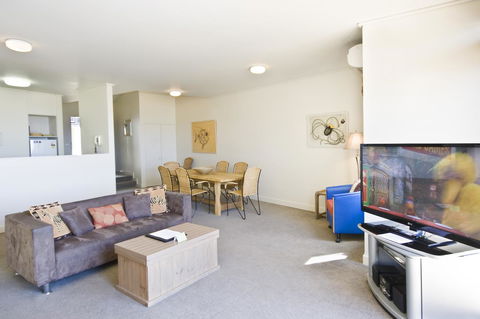Lornebeach Apartments - ACT Tourism 35