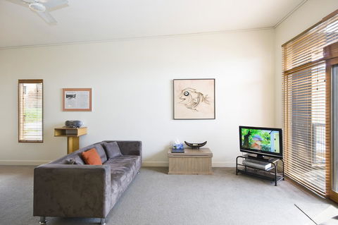 Lornebeach Apartments - ACT Tourism 41
