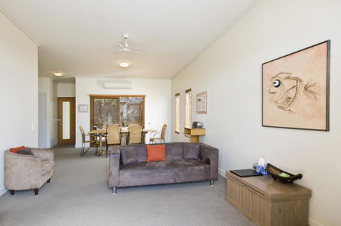 Lornebeach Apartments - ACT Tourism 32
