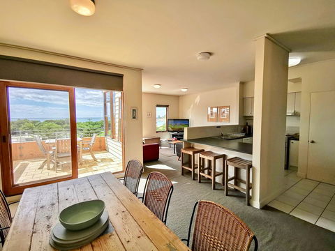 Lornebeach Apartments - ACT Tourism 1