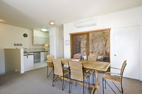 Lornebeach Apartments - ACT Tourism 33