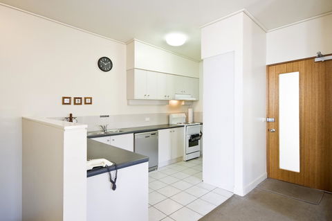 Lornebeach Apartments - ACT Tourism 29