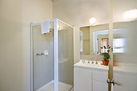 Lornebeach Apartments - ACT Tourism 23